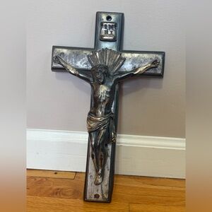 Vintage INRI Jesus Christ Crucifix Silver Tone Metal Religious Iconography Cross
